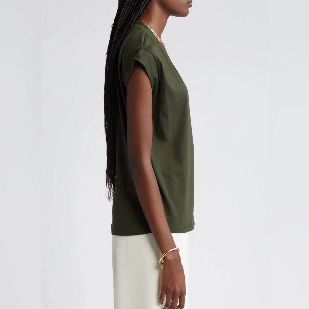 🅝🅦🅞🅣 FRAME 𝕃𝕖 𝕄𝕚𝕕 ℝ𝕚𝕤𝕖 𝕍 𝕚𝕟 𝔽𝕒𝕥𝕚𝕘𝕦𝕖 TEE army green shirt top